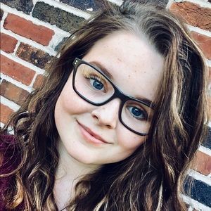 Meet your Posher, Amelia